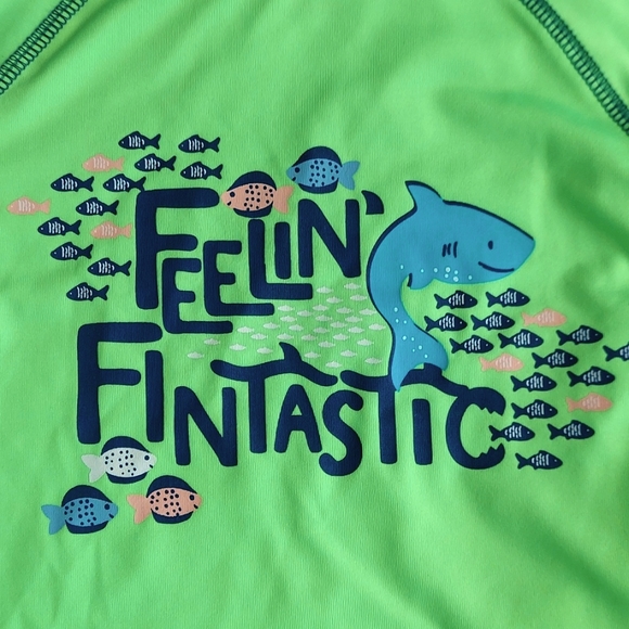 🎁 5/$25      24 month rash guard and trunks - Picture 4 of 7